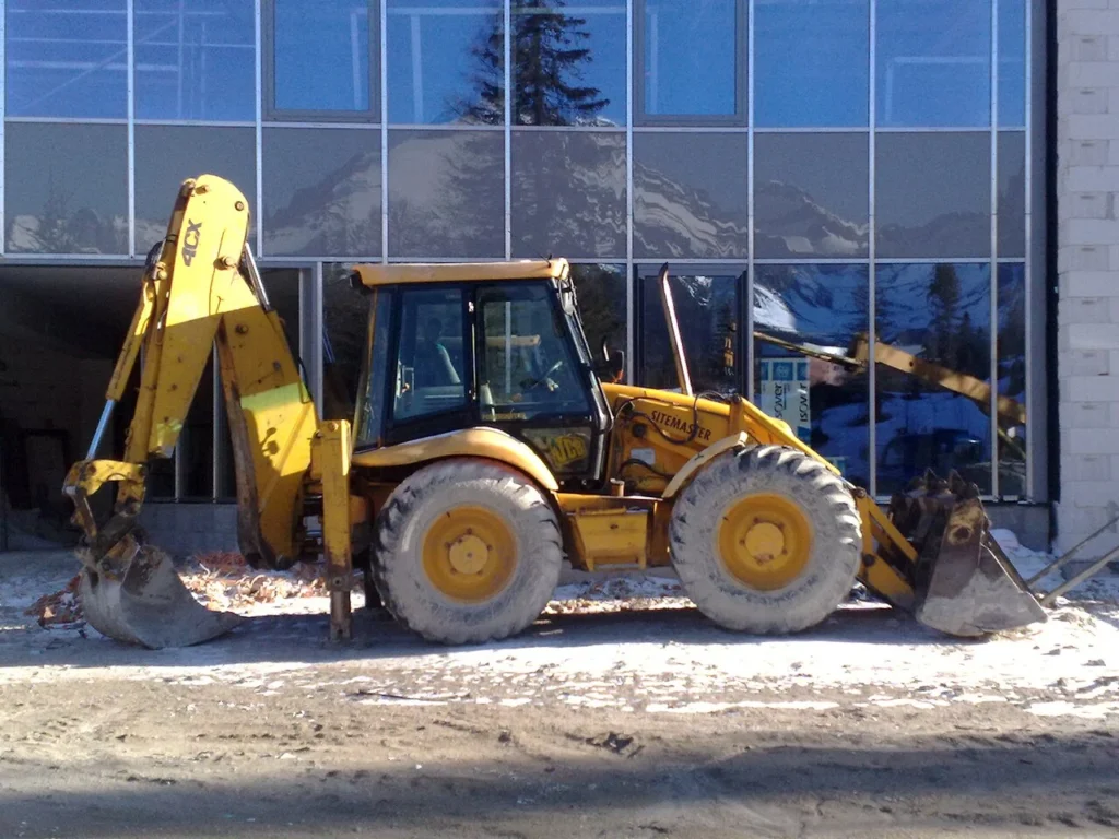 Экскаватор-погрузчик JCB 4CX — фотография модели