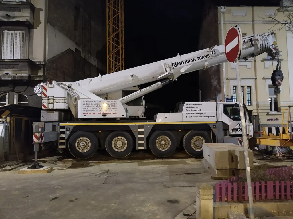 Автокран Liebherr LTM 1070-4.2 — фотография модели